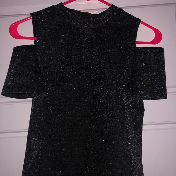 Urban Revivo Tops - Cut Out Shoulder Top